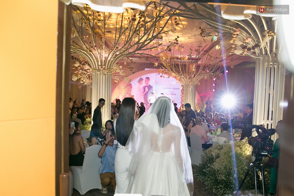 Diệp Lâm Anh xinh đẹp rạng rỡ, chính thức về chung nhà với bạn trai thiếu gia